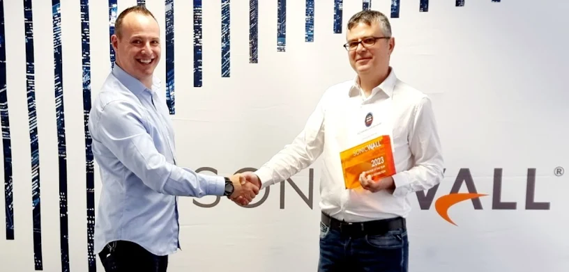 LOOPHOLD Security Distribution earns 2023 SonicWall Distributor of the Year (Africa) award